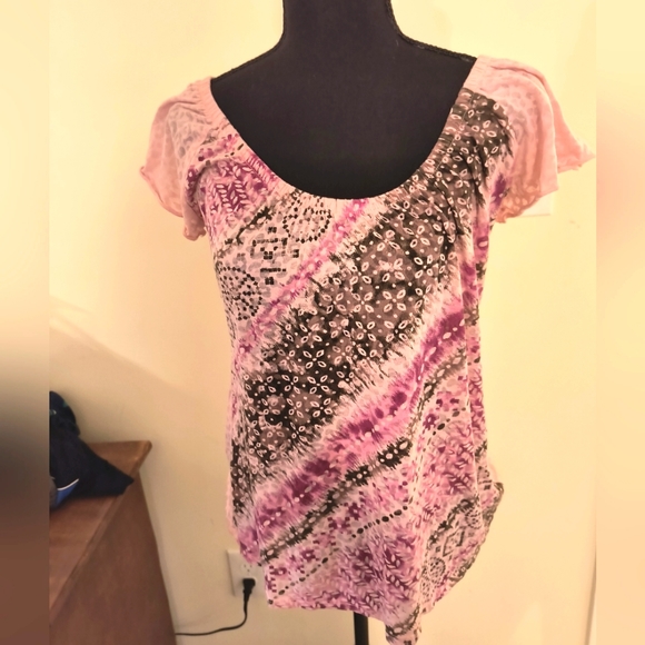 💎Sugar Tart Pink Leopard Print Sheer Flutter Sleeve Tee with Cut-out Size M - Picture 1 of 10